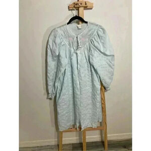 Vintage Carriage Court Sears Women’s sleepwear Cover Size Medium